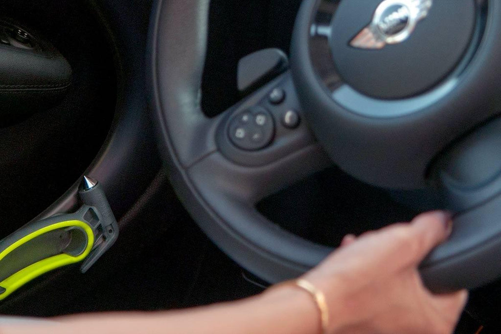 Ultimate Escape Tool, Seatbelt Cutter/Window Breaker